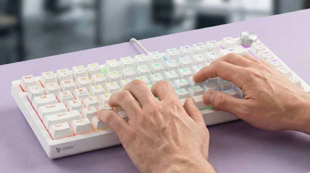 Klawiatura SAVIO Astral pełnej rejestracji naciśnięć jednoczesne użycie wielu klawiszy Mechanizm eliminujący błędne odczyty złożone kombinacje szybkie pisanie - klawiatura na jasnym blacie