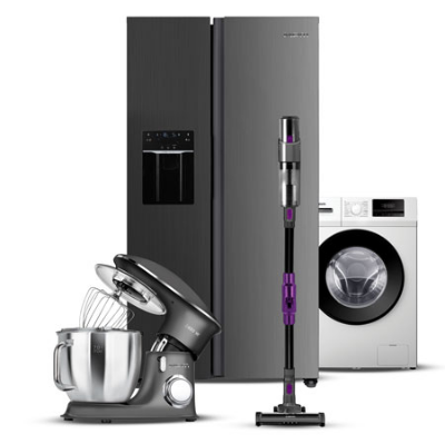 Na obrazie widoczne są cztery urządzenia AGD: lodówka, pralka, robot kuchenny i odkurzacz pionowy. Wszystkie urządzenia mają nowoczesny design i są w kolorze srebrnym lub czarnym.