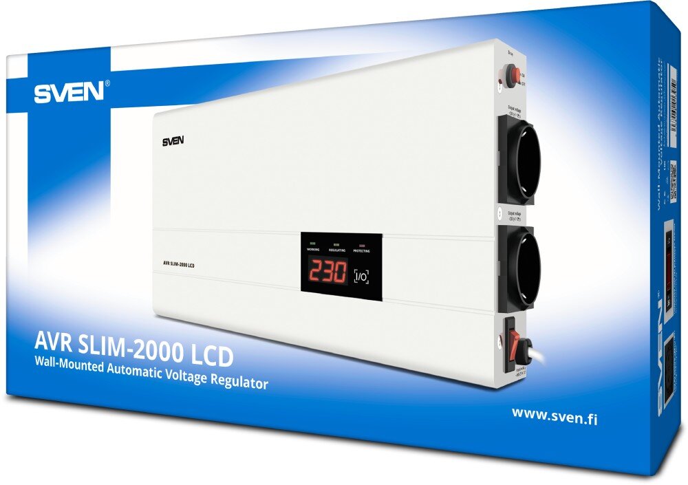 Stabilizator napięcia SVEN AVR Slim-2000 Niebiesko-białe pudełko z grafiką urządzenia, na którym widoczny jest panel LED z wartością 230 oraz dwa czarne gniazda po boku, działanie, przeznaczenie, zalety