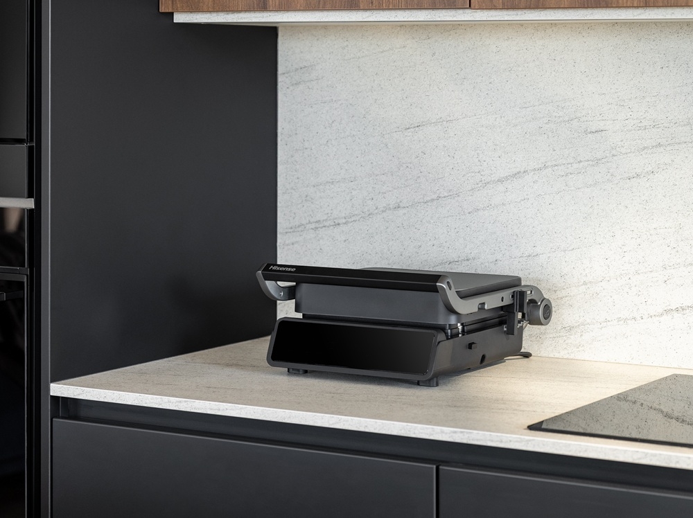 Grill elektryczny HISENSE HCG2000D kompaktowa konstrukcja, możliwość ustawienia w pozycji pionowej, bez zajmowania miejsca w kuchni