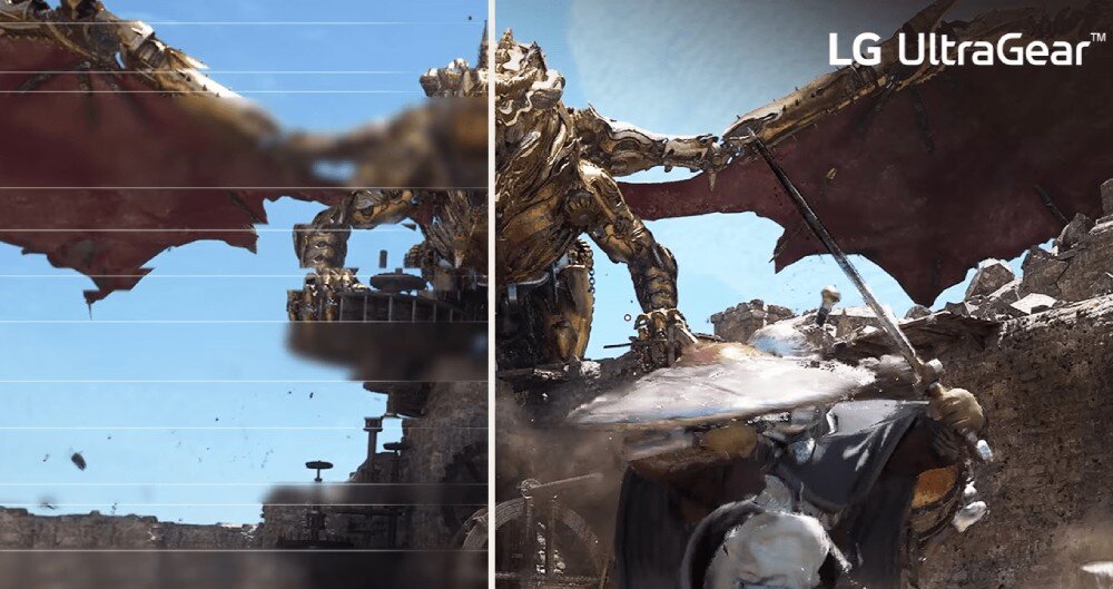 Monitor LG UltraGear 34GS95QE-B.AEU Porównanie dwóch obrazów tej samej sceny z gry akcji. Po lewej stronie widoczne są zniekształcenia obrazu, a po prawej płynny , synchronizacja, G-SYNC, FreeSync, certyfikat VESA ClearMR