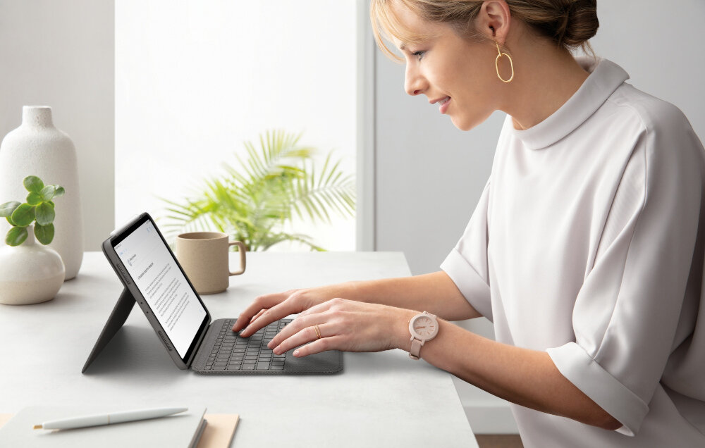 Etui na iPad Pro LOGITECH Folio Touch rząd klawiszy skrótów dostosowanie głośności multimedia