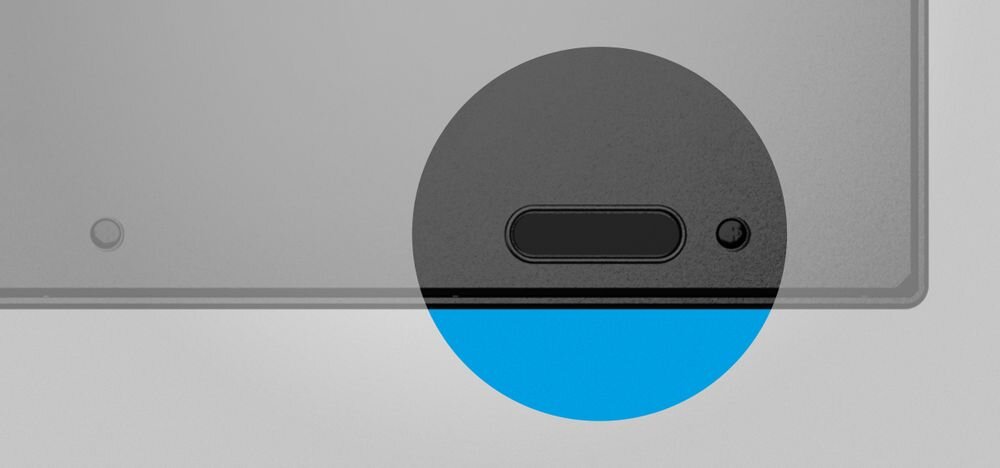 Klawiatura NATEC Herring Antypoślizgowe stopki pozostaje na swoim miejscu - zbliżenie na antypoślizgowe nózki