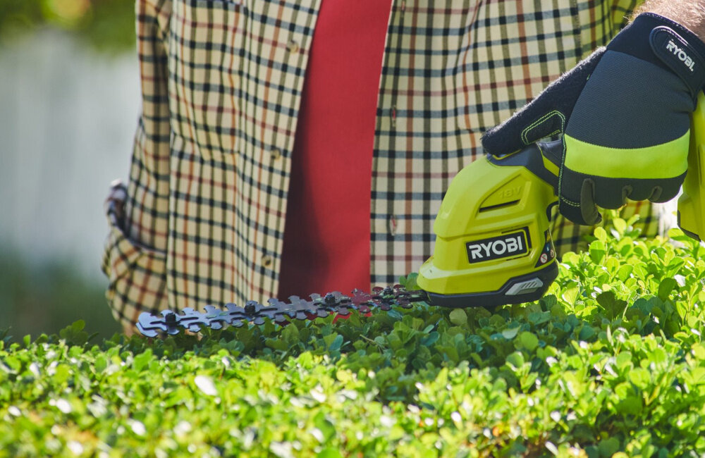 Nożyce do żywopłotu RYOBI RY18GSA-0 200mm 18V akumulatorowe kompleksowe narzedzie urzadzenie 2 w 1 zadbany ogrod precyzja