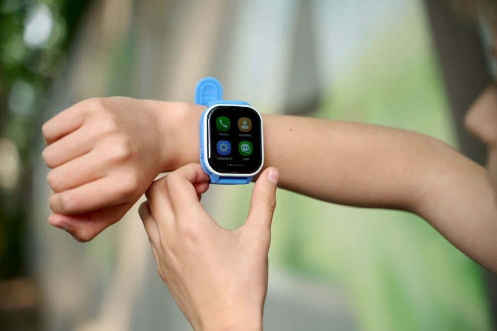 Smartwatch GARETT Kids Sun Ultra 4G   ekran bateria czujniki zdrowie sport pasek ładowanie pojemność rozdzielczość łączność sterowanie krew puls rozmowy smartfon aplikacja 