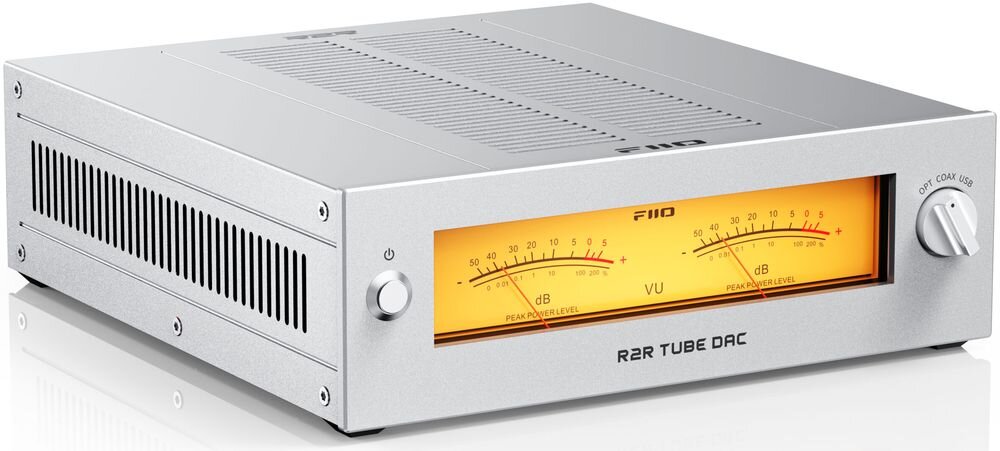 Przetwornik C/A FIIO Warmer R2R tryby NOS i OS częstotliwość próbkowania do 384 kHz, urządzenie na białym tle