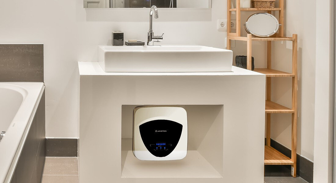 Bojler elektryczny ARISTON Andris Elite 3105085 10 l Intuicyjny panel sterowania Wyraźne podświetlane wskaźniki zakres temperatura tryb ECO Funkcja Boost wygoda użytkowanie