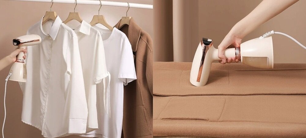 Na obrazie widać parownicę do ubrań używaną do prasowania wiszących koszul oraz leżącego płaszcza. Parownica jest w kolorze białym z elementami w kolorze miedzianym.