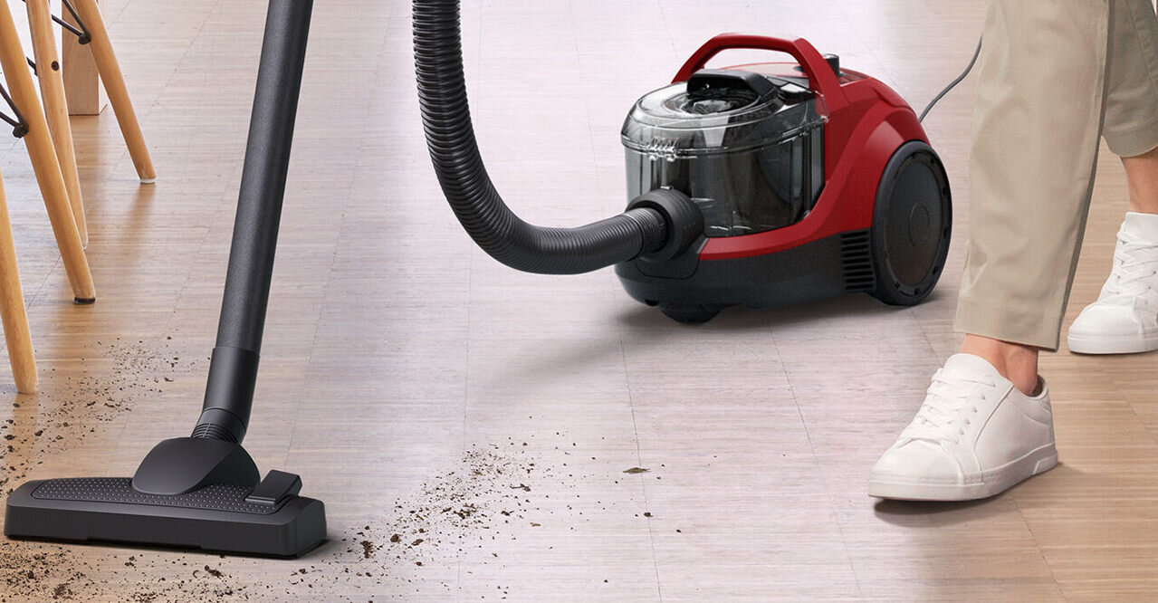 Odkurzacz BOSCH BGC21X350 przechowywanie szczotki