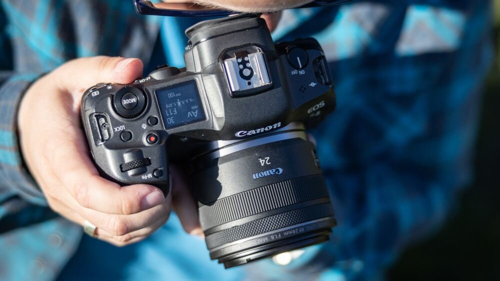 Obiektyw CANON RF 24mm F1.8 Macro IS STM EU26   ogniskowa przysłona ostrość pierścienie optyka soczewki powłoki montaż bagnet światło jasność zoom filtry waga 