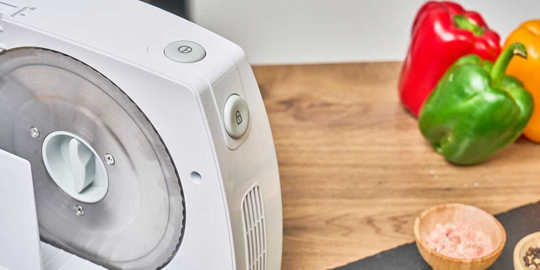 Krajalnica ZELMER ZFS1017 Alicja Biały bezpieczeństwo użytkowania blokada