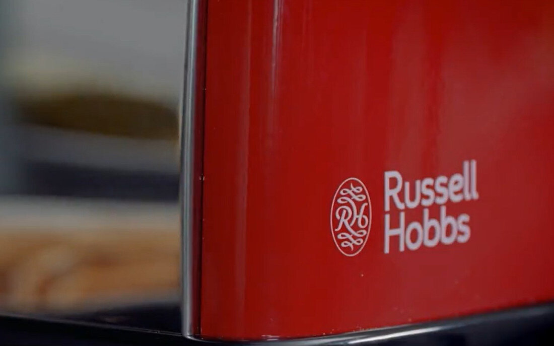 Toster RUSSELL HOBBS Colours Plus 2S 26554-56 Czerwony Estetyczny design Intensywna, czerwona kolorystyka przyciąga uwagę i podkreśla charakter