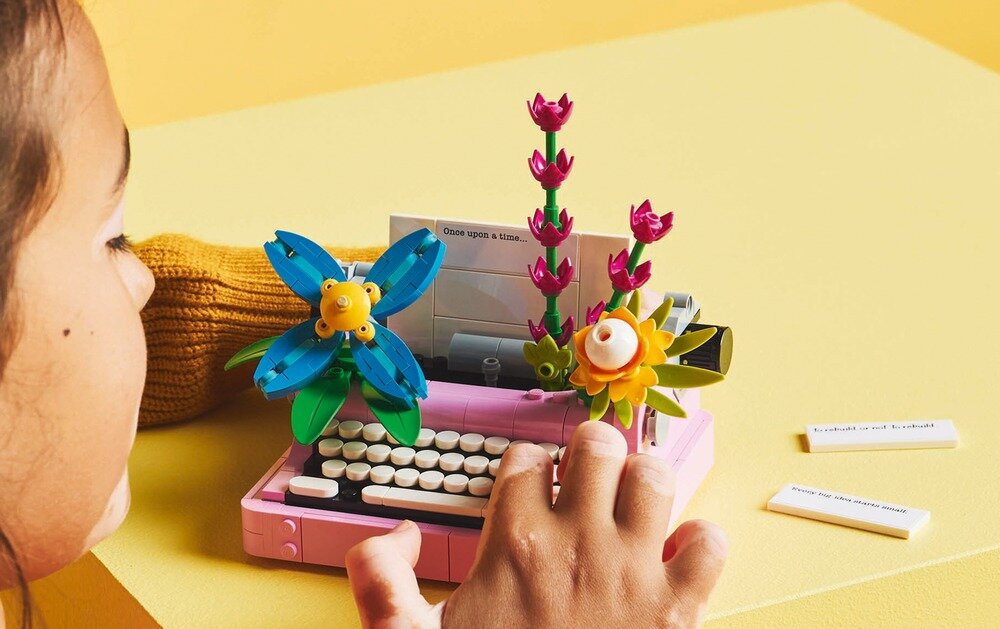 LEGO 31169 Creator 3w1 Maszyna do pisania z kwiatami   możliwości  