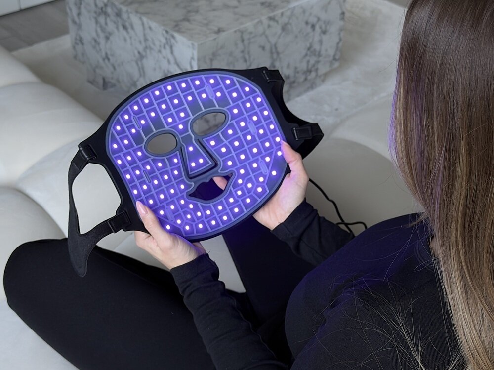 Maska LED do twarzy EXTRALINK Surya 92 diody z 4 światłami, dopasowana do indywidualnych potrzeb, poprawa kondycji skóry, wsparcie regeneracji