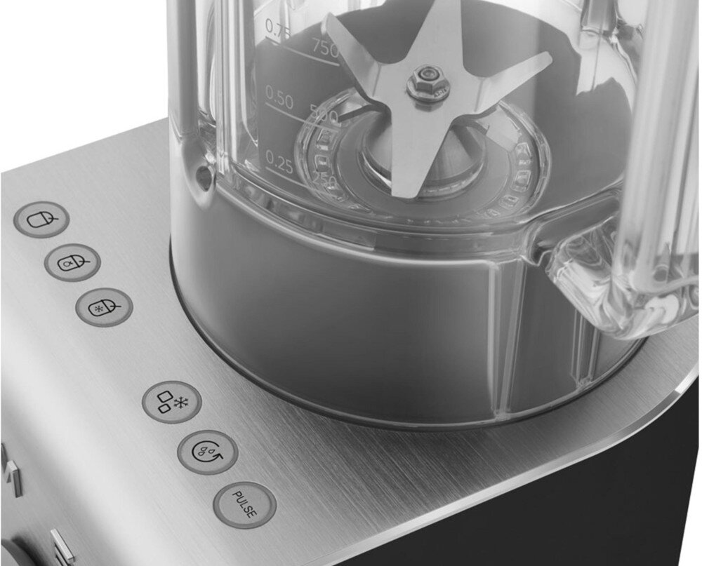 Blender kielichowy SMEG BLC02BLMEU Dostosowanie porcji do sytuacji Tryby Single i Family dla jednej osoby lub kilku domowników Funkcja Pulse pożądany efekt przy twardych składnikach