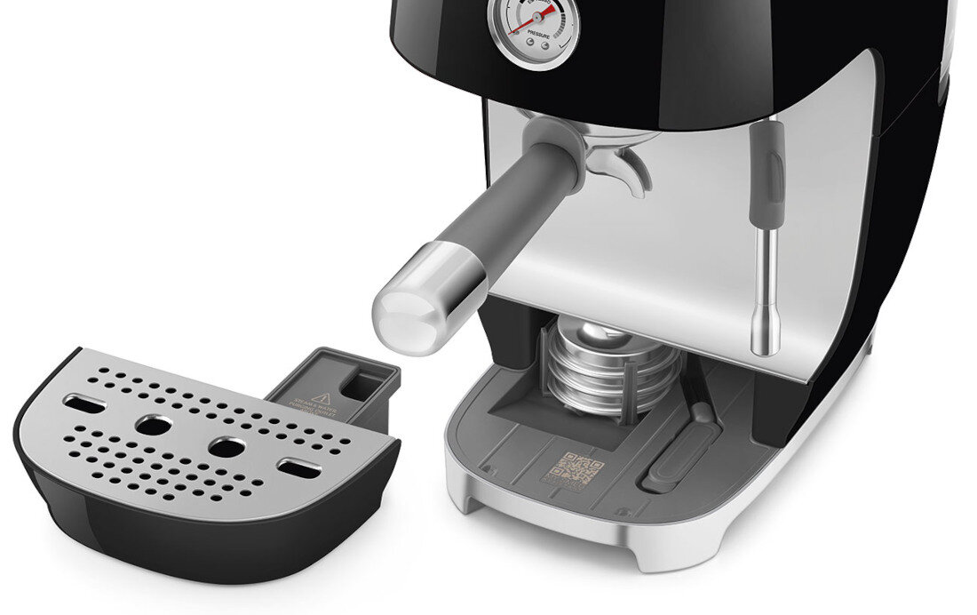 Ekspres SMEG ECF03BLEU Czarny (Cold Brew) Łatwe utrzymanie czystości Wyjmowana taca ociekowa praktyczne akcesoria szybkie czyszczenie higiena