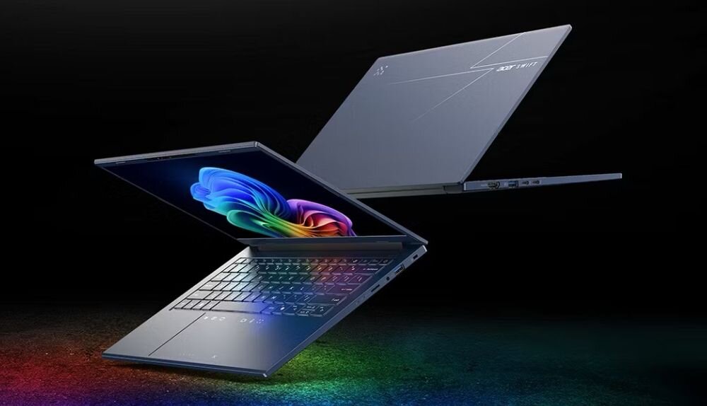 Laptop Acer Extensa 15 prezentuje smukłą obudowę i ekran z abstrakcyjną grafiką na minimalistycznym tle podczas pracy biurowej