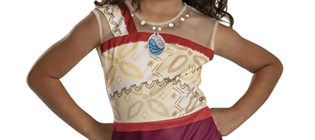 Strój karnawałowy DISGUISE Disney Vaiana Moana 2 109-123 cm Detal, który robi różnicę Doszyty niebieski wisiorek spójnie i efektownie wiek zakres wzrost