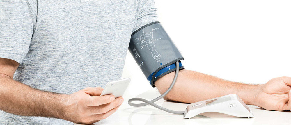 Ciśnieniomierz BEURER BM 85 Biały  Średnie pomiary i raporty oblicza średnie wartości z ostatnich 7 dni profilaktyka zdrowia