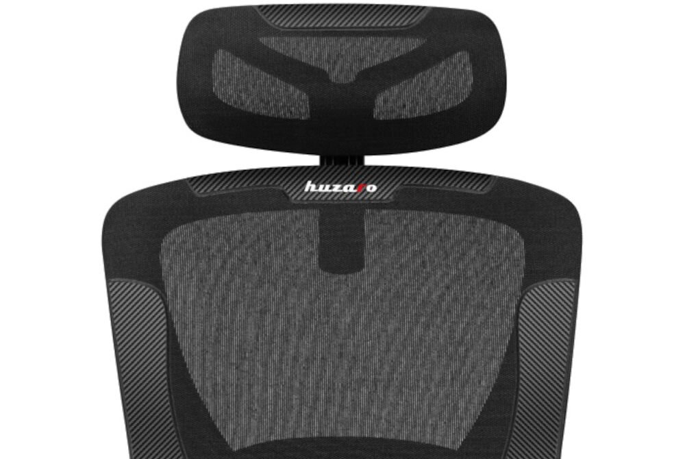 Fotel HUZARO Combat 7.3 Czarny prezentacja fotela od przodu na białym tle zbliżenie na materiał przewiewna tkanina Mesh HD cyrkulacja powietrza komfort wytrzymałość karbonowe detale