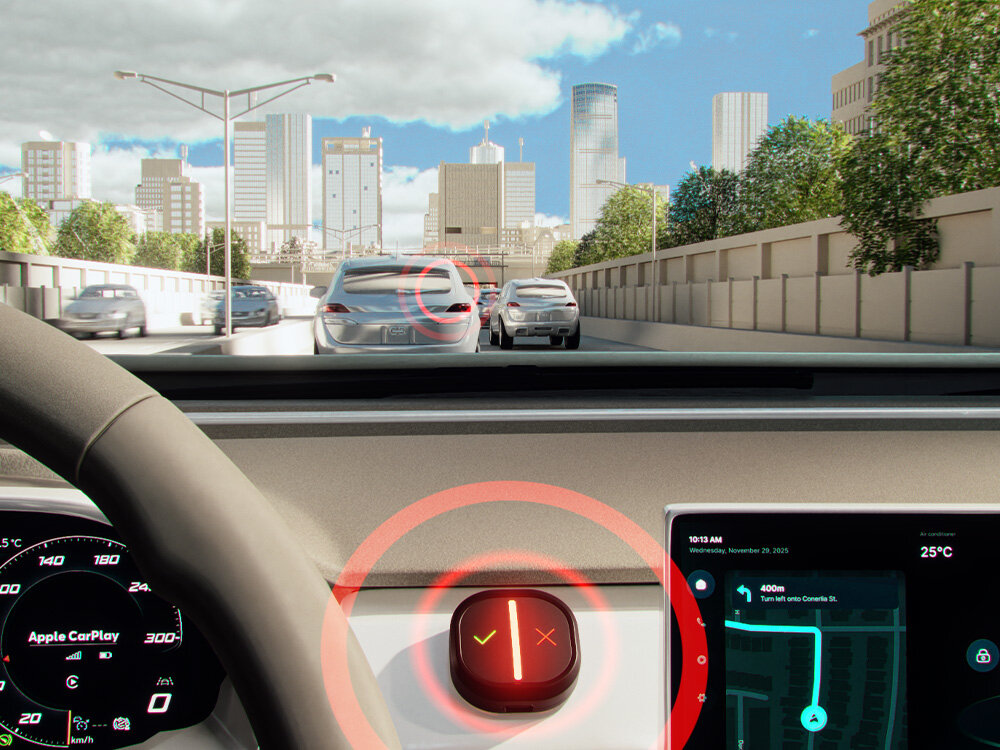 Komunikator drogowy YANBOX YANOSIK GO ostrzeżenia Europa baza urządzeń, komunikator zamocowany na panelu auta