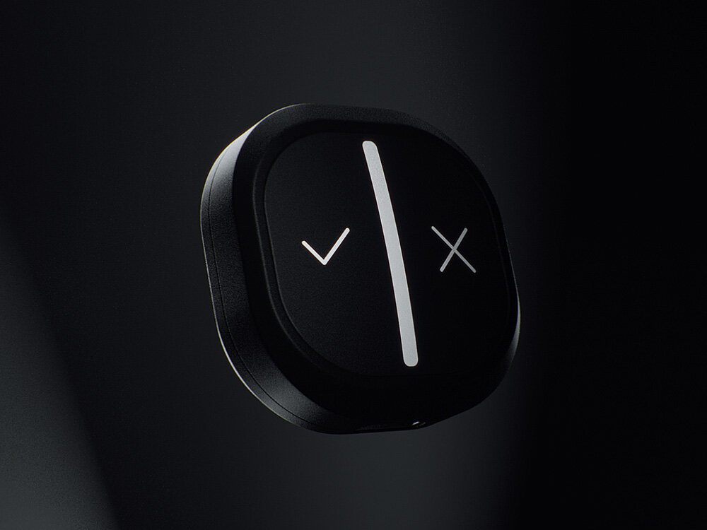 Komunikator drogowy YANBOX YANOSIK GO wygodna obsługa przyciski wizualne głosowe, komunikator po skosie na czarnym tle