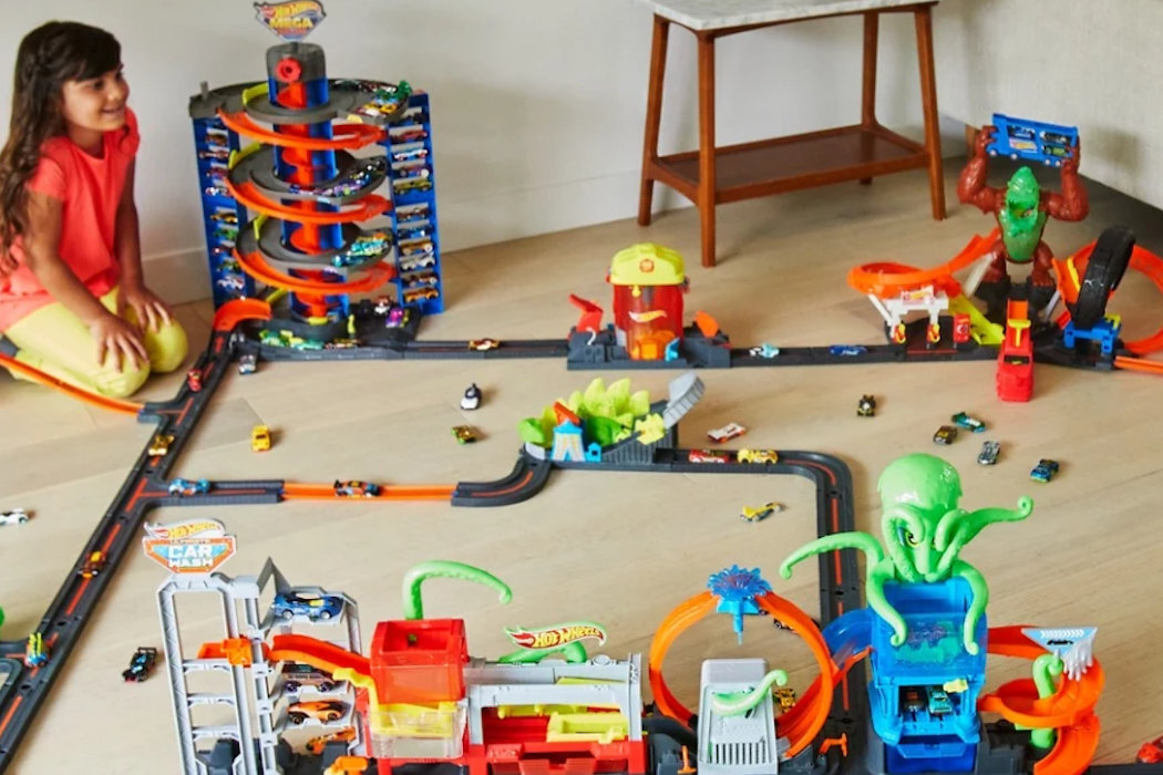 Tor Hot Wheels Zakręcony Mega Garaż GTT95 zestawy przygody