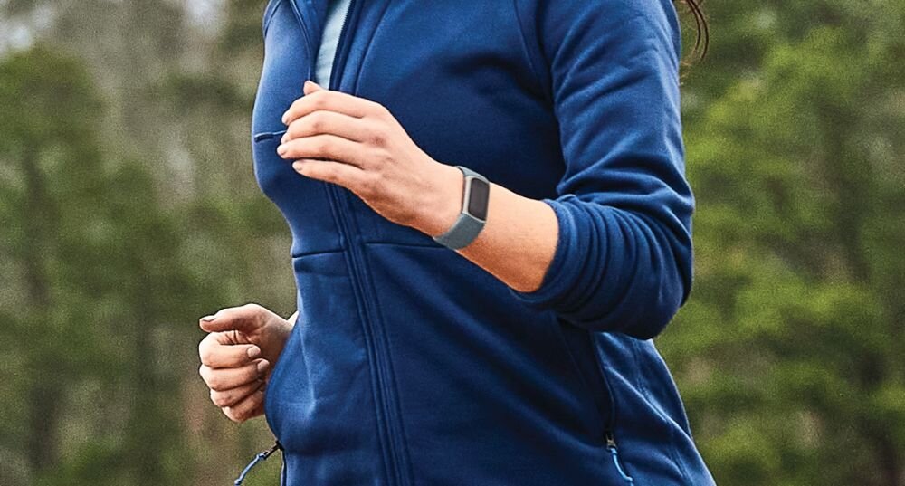 Smartband Google FITBIT Charge 5  ekran bateria czujniki zdrowie sport pasek ładowanie pojemność rozdzielczość łączność sterowanie krew puls rozmowy smartfon aplikacja 