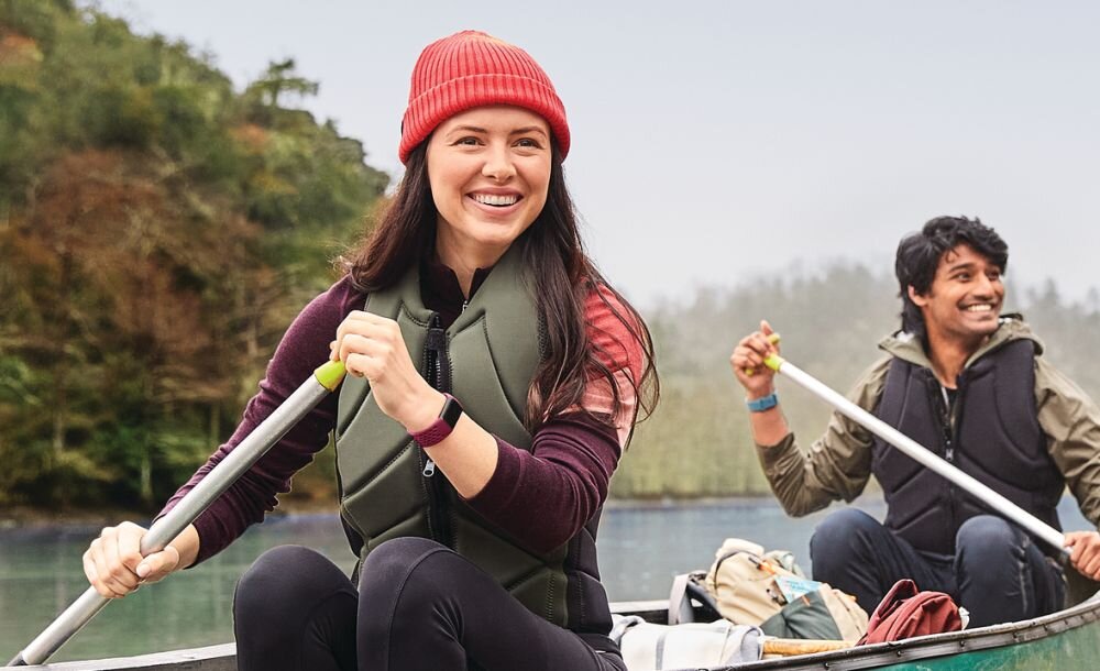 Smartband Google FITBIT Charge 5  ekran bateria czujniki zdrowie sport pasek ładowanie pojemność rozdzielczość łączność sterowanie krew puls rozmowy smartfon aplikacja 