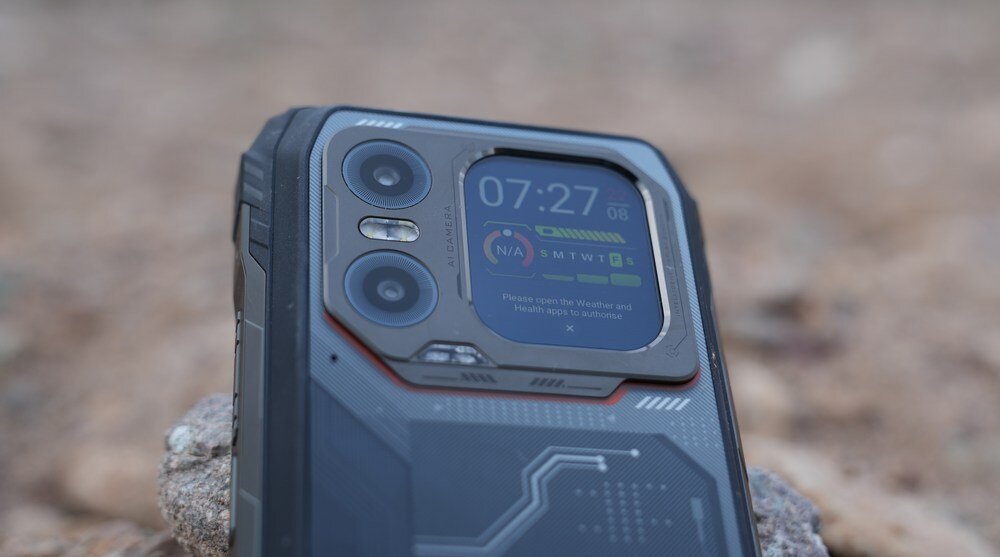 Smartfon BLACKVIEW Xplore 1 wyświetlacz o przekątnej 2,01″ i rozdzielczości 240 × 296 px 