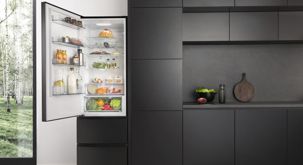 Lodówka HISENSE RM469N4AFD pojemność elegancja wygląd design smukła kompletna linia