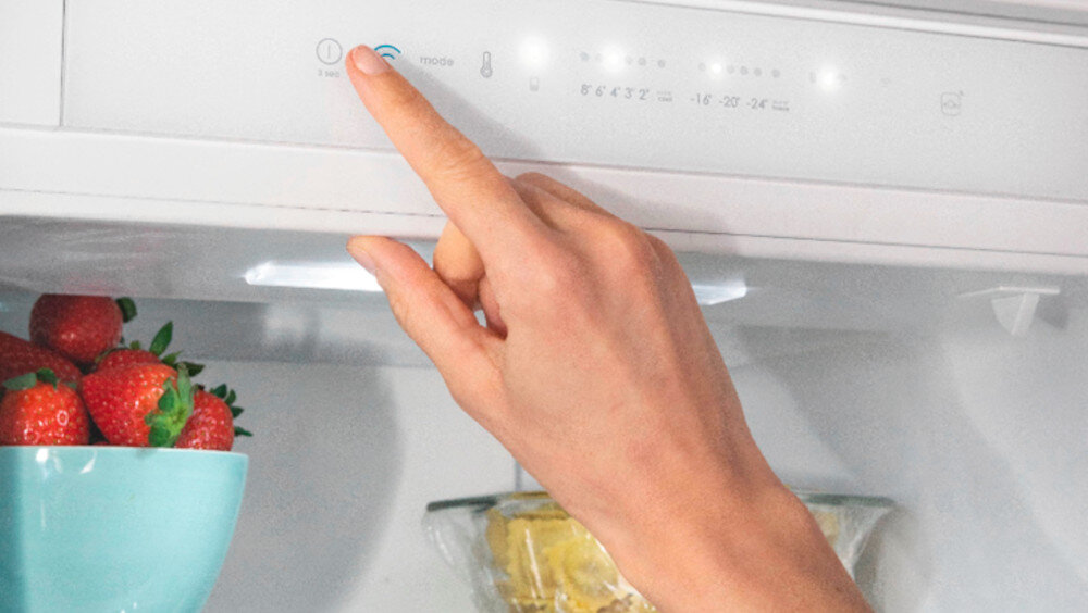 Lodówka CANDY CBL3518EVW wyświetlacz dotykowy