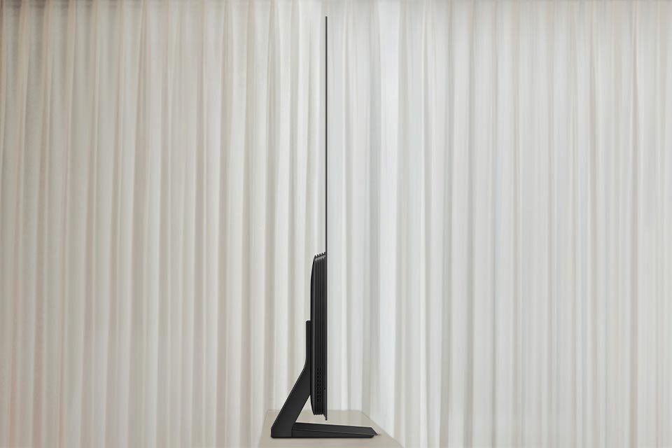 Wąski ekran wygląda jak wycięty laserem