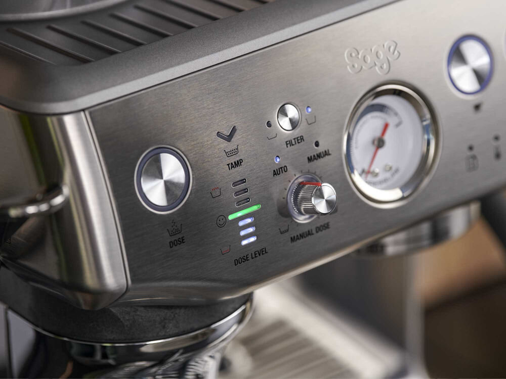 Ekspres SAGE Barista Express SES876BSS regulacja ilosci parzonej kawy cyfrowy wskaznik Impress Puck System