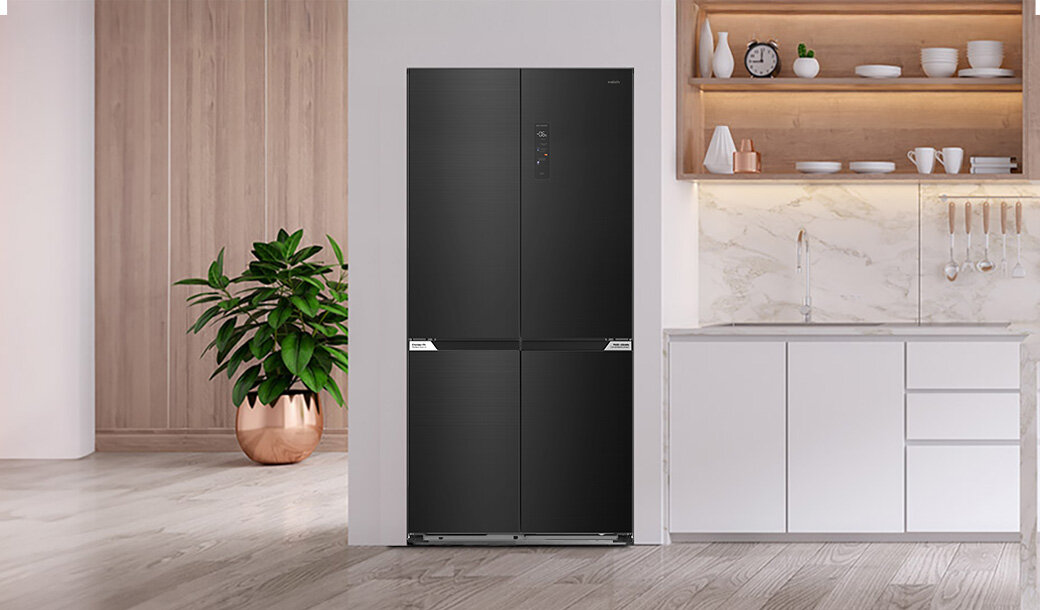 Lodówka Multidoor Slot-In MPM-503-SSI-12/D  w zabudowie kuchennej.