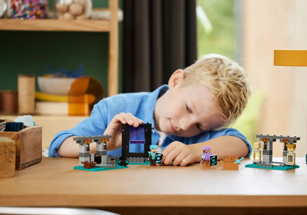 LEGO 21252 Minecraft Zbrojownia zabawa edukacja rozwój wyposażenie kreatywność