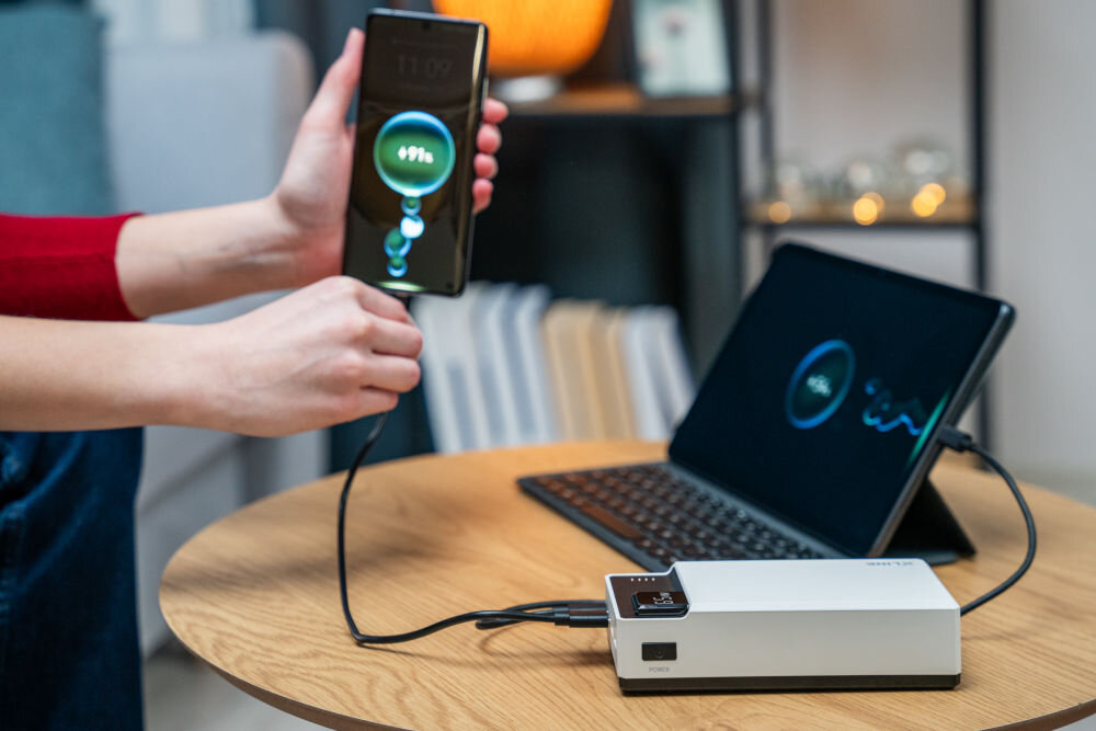 Powerbank XLINE GPB366W 30000 mAh biały 65W ładowanie laptopa tworzywo abs