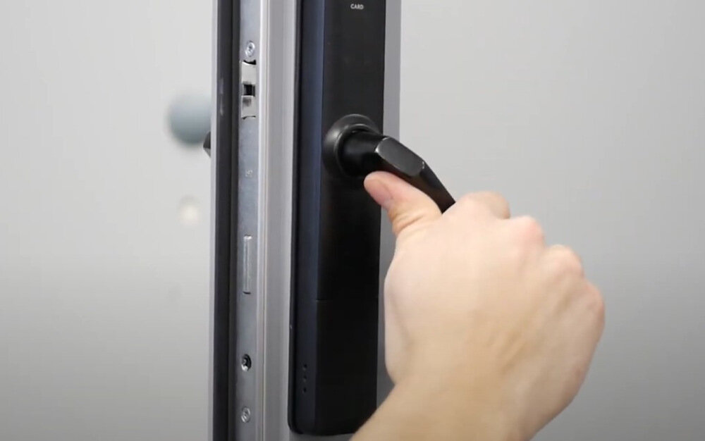 Klamka EURA ELH-20H4 Bluetooth dotykowy szyfrator czytnik kluczy zblizeniowych modul Bluetooth