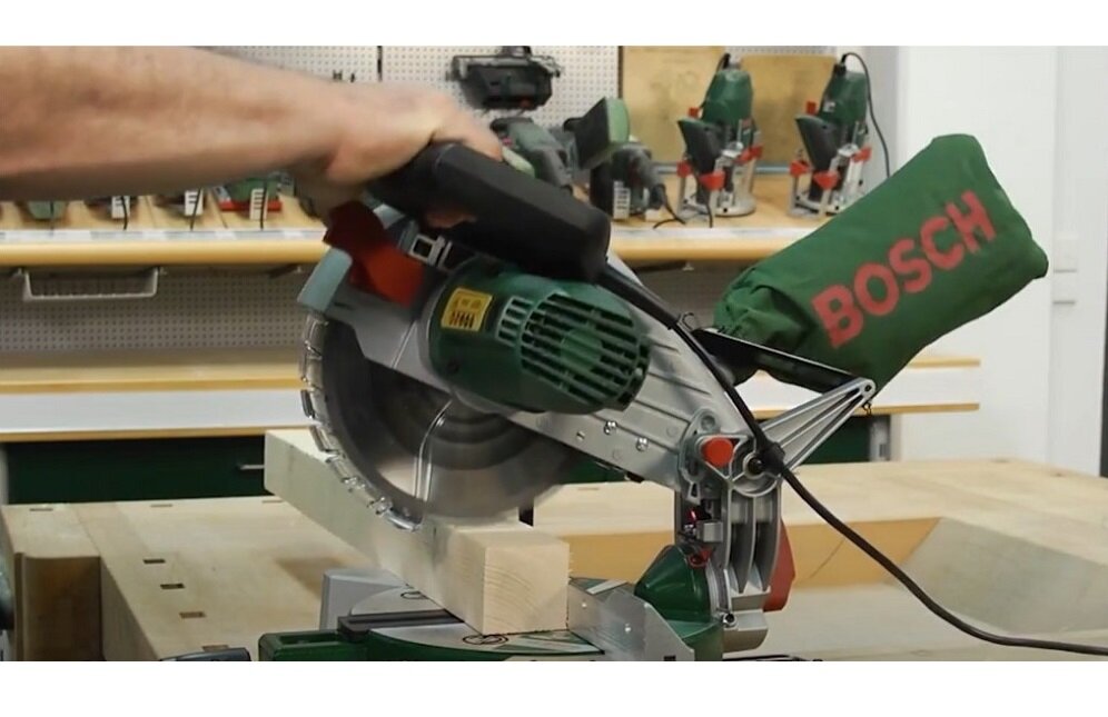 Piła ukośnica BOSCH PCM 8 Łatwa obsługa zadowalające efekty