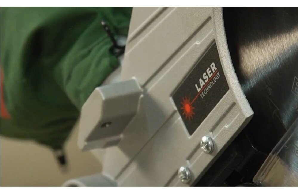 Piła ukośnica BOSCH PCM 8 Wysoka precyzja cięcia Wiązka lasera zasilanego sieciowo