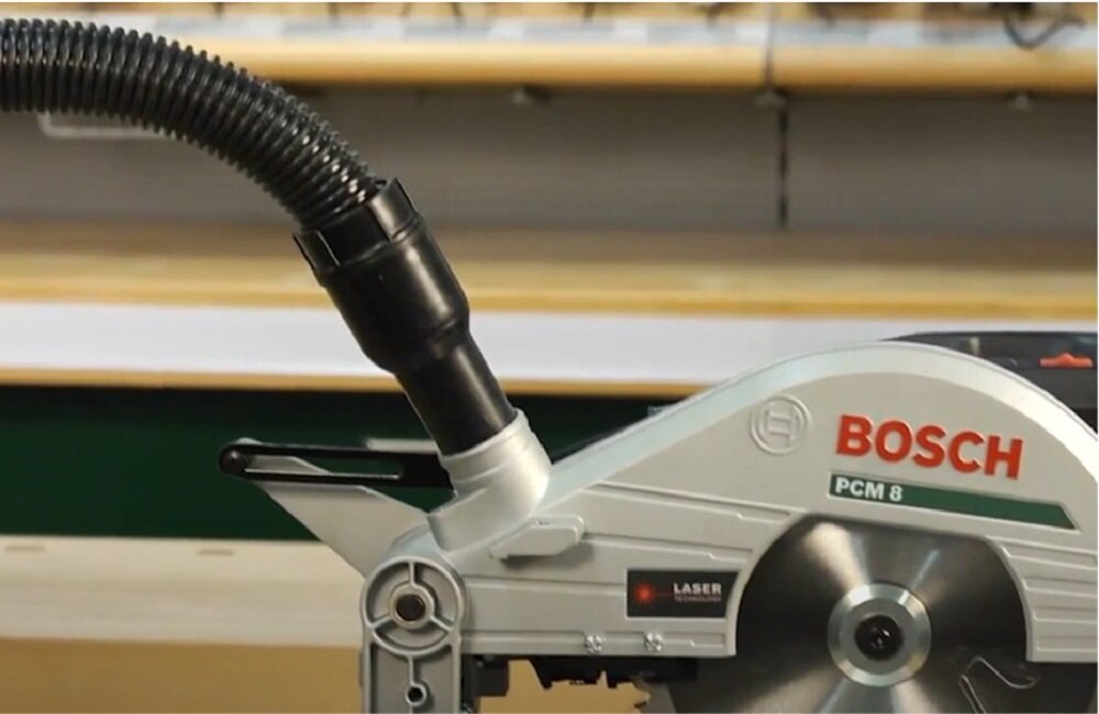 Piła ukośnica BOSCH PCM 8 Podłącz do odkurzacza