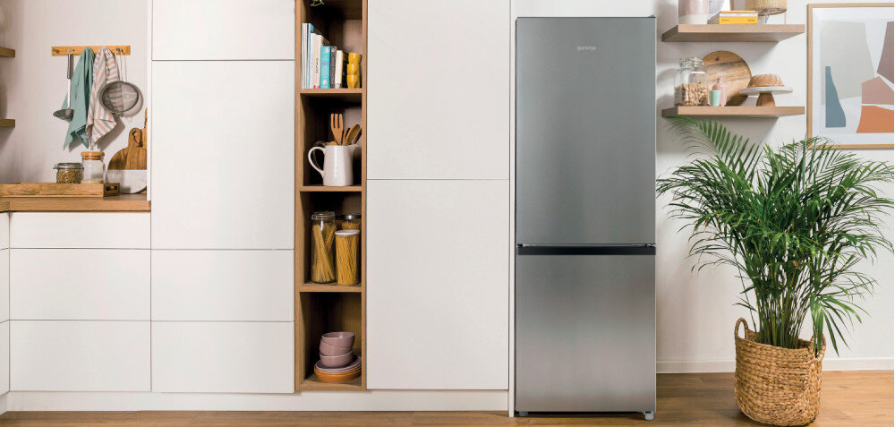 LODÓWKA GORENJE RK14EPS4 Oświetlenie LED komory półki szuflady zamrażarka pojemność elastyczność energooszczędność przechowywanie