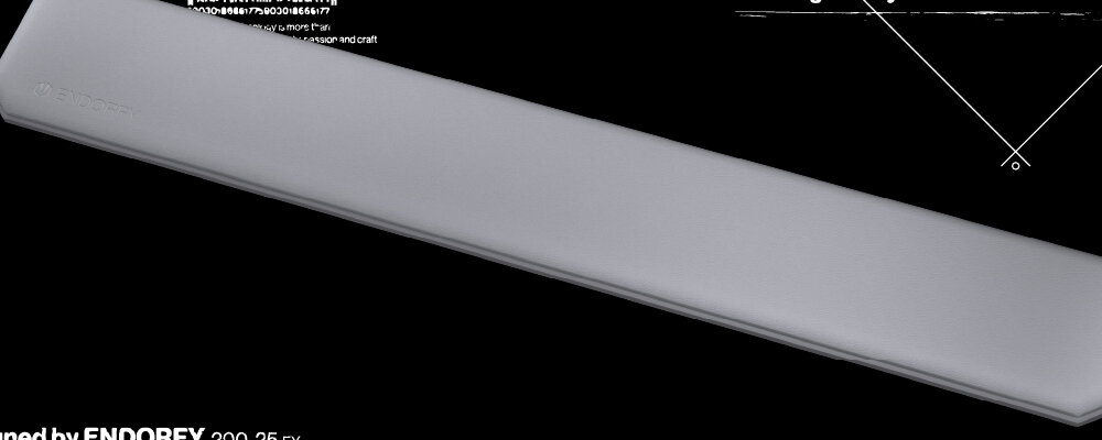 Podkładka ENDORFY Thock Palm Rest V2 wysokogatunkowej pianki memory foam nadgarstkami wsparcie i odciążenie przyjemną w dotyku, miękką skórą PU - podkłądka na cienym tle