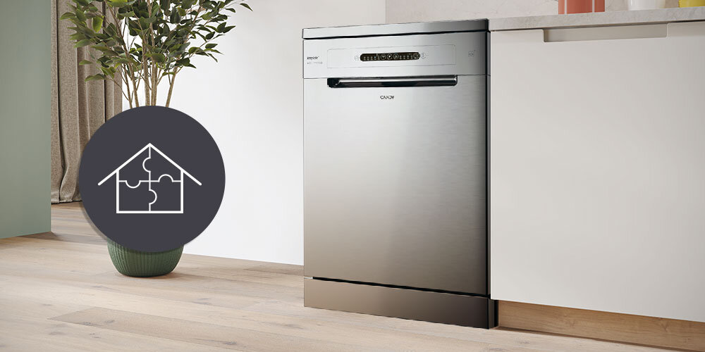 ZMYWARKA CANDY CF 3C7L1S lifestyle zabudowa bok zamknięte drzwi dekoracje kuchenne wygląd kolor srebrny elegancki wygląd styl Estetyczny design detale 