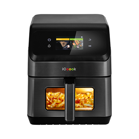 Frytkownica beztłuszczowa iCoook MFR-IC-01 z włączonym światłem wewnątrz kosza wypełnionego jedzeniem.