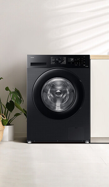 Pralka WW90CGC04DAB - prezentacja ustawienia Pralka Samsung WW90CGC04DAB w kontraście do białych mebli