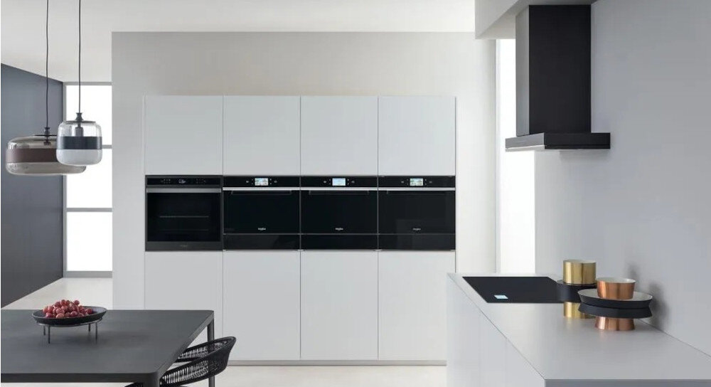 PIEKARNIK WHIRLPOOL W6 OM4 4S1 H BSS Ready2Cook oszczędność czasu energii szybsze pieczenie nagrzewanie ciche powolone zamykanie softclosing zapobieganie uszkodzeniom Cook4 pieczenie na 4 poziomach jednocześnie pełna elastyczność Technologia 6 Zmysł automatycznie dobiera parametry 40 poziomów ustawień hydroliza czyszczenie para zmiękczanie zabrudzeń szybko bez chemii