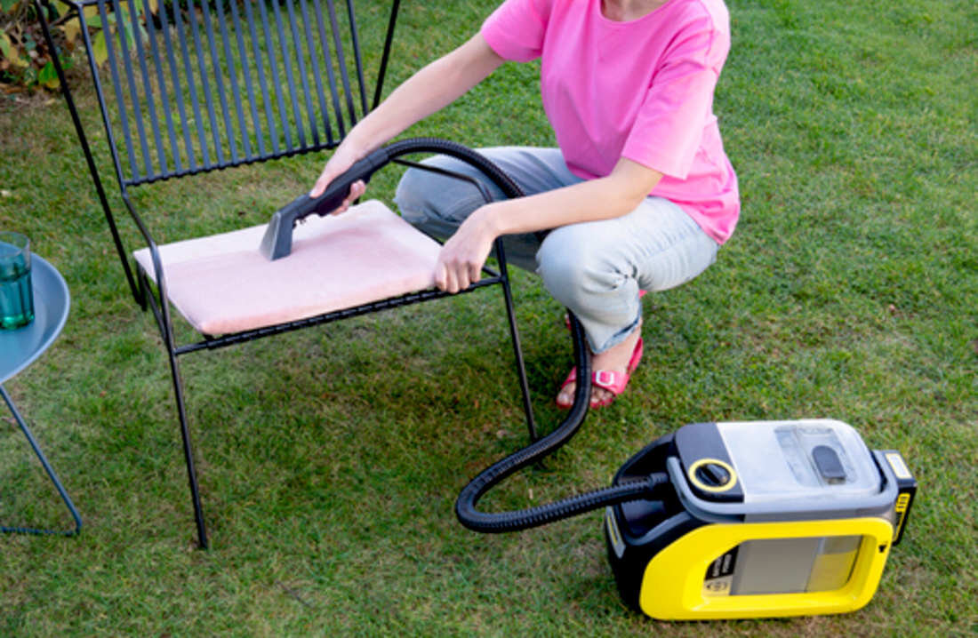 Odkurzacz piorący KARCHER SE 3-18 Compact Battery Set 1.081-502.0 (Bezprzewodowy) czyszczenie tkanin Technologia ekstrakcji natryskowej zanieczyszczenia tapicerka dywany bagażnik samochodowy