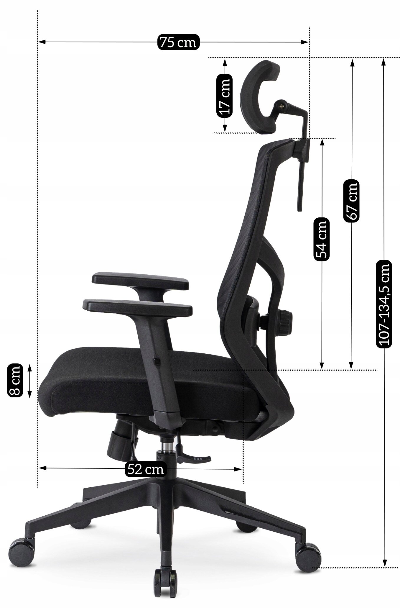 Obraz przedstawia czarny fotel obrotowy z ergonomicznym oparciem i regulowanym zagłówkiem. Widoczne są wymiary: szerokość 75 cm, wysokość 107-134,5 cm, głębokość siedziska 52 cm, wysokość podłokietników 8 cm, wysokość oparcia 67 cm, wysokość zagłówka 17 cm.