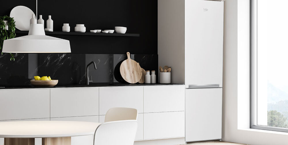 LODÓWKA BEKO RCSA300K40WN wygodne użytkowanie SmoothFit™ ustawienie narożnik otwieranie